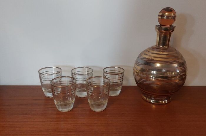 Fabulous Vintage Retro Mid-Century-Modern Small Pale Pink Glass Decanter with Gold and Silver Gilt Banding Plus Five Liqueur Glasses, Irice, Czechoslovakia