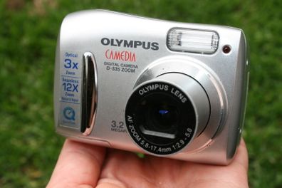 Olympus Camedia D-535 Zoom 3.2mp Digital Camera - Silver Tested Works