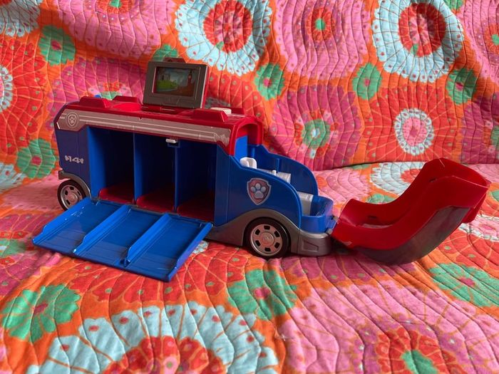 4 lots paw patrol & 3 lots hot wheels