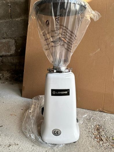 NEW Aramato Coffee Machine & Grinder