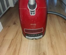Miele Cat And Dog Turbo 5000 2200w For Parts Not Working