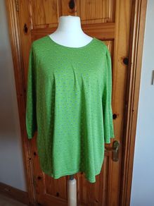 Gudrun Sjoden Ladies Green Ditzy Print Top 2xl Includes Postage