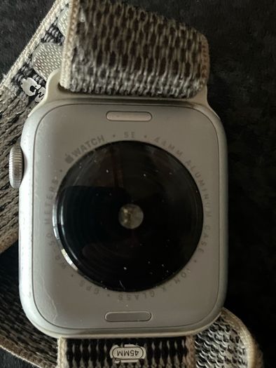 Apple Watch SE GEN 2 with 10 straps + charger
