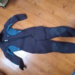 Decathlon diving wetsuit 7.5m size M