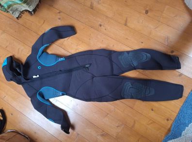 Decathlon diving wetsuit 7.5m size M