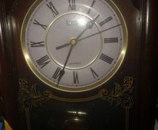 clock with battery