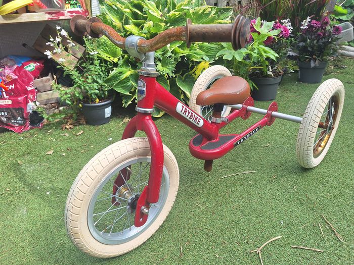 Kids try bike balance bike