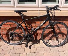 Giant Escape Mens hybrid bike