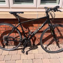 Giant Escape Mens hybrid bike