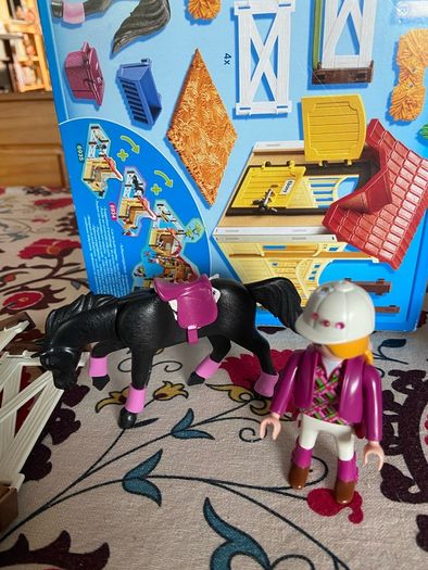 2 Playmobil Sets - Plus instructions
