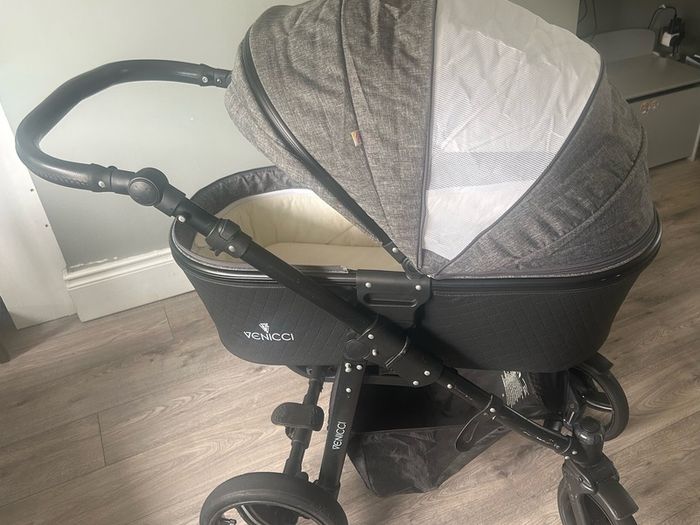 Venicci Travel System