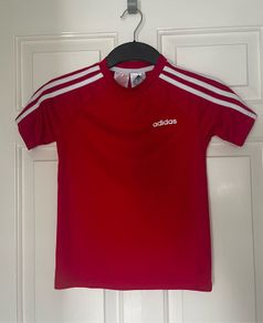 Adidas Sports tshirt Age 7-8 years