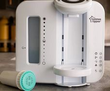 bottle maker