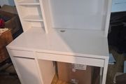 conputer desk