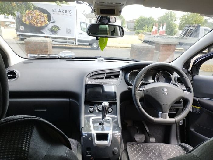 Peugeot 5008 2011