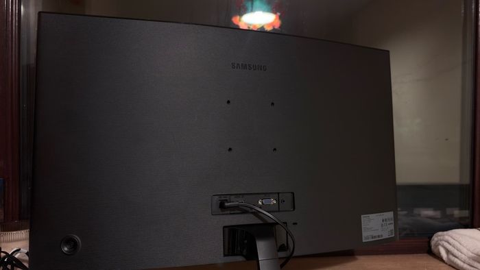 Samsung 27 Curved Monitor Full HD 75Hz FreeSync