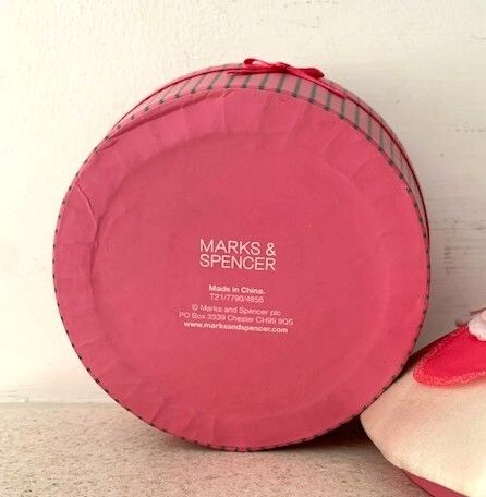 Large M&S Cupcake Note paper