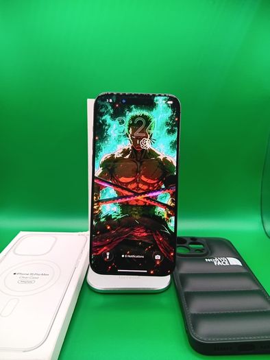 iPhone 15 Pro Max 512 GB with 4 cases excellent condition
