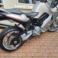 Bmw f800st  ducati scrambler