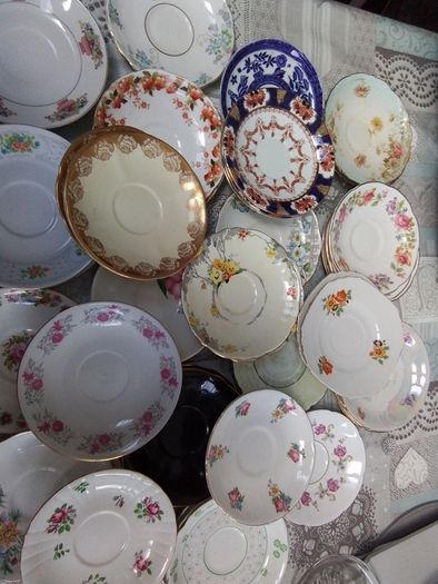 Mixed collection of china saucers