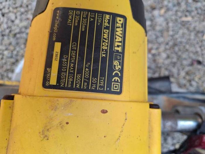 Dewalt saw