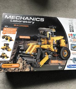 Mechanics bulldozer