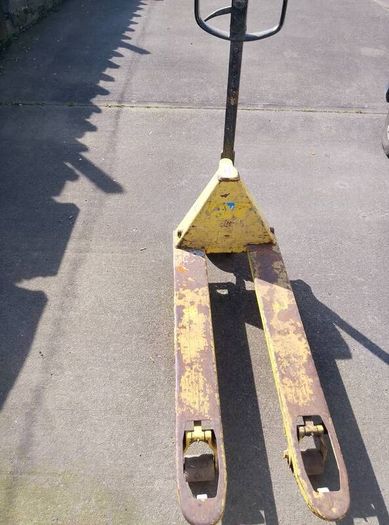 Toyota pallet truck