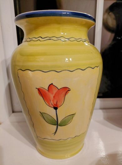 Pretty vase
