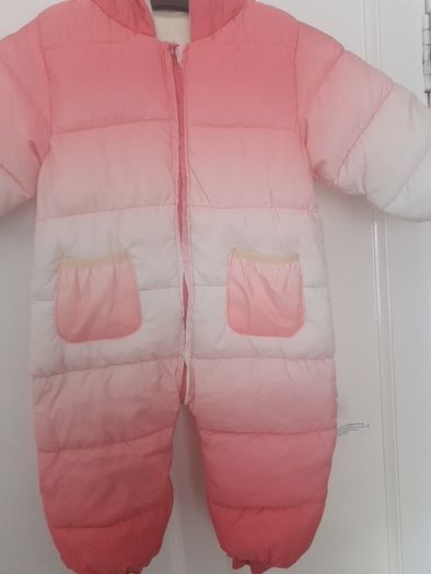 New baby girl snowsuit padded with fleece lining throughout .New .No tags but never worn .12 euro .