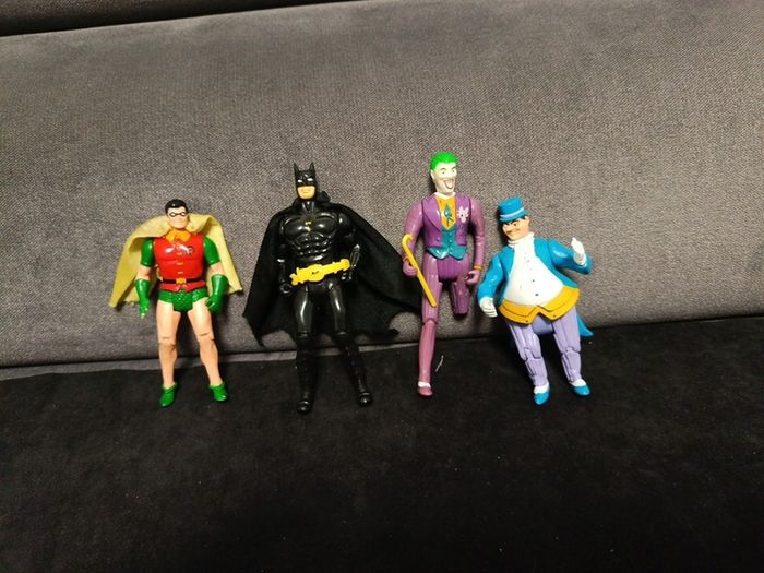 1989 Batman Joker Robin penguin action figures Toybiz