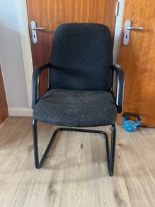 Desk chair