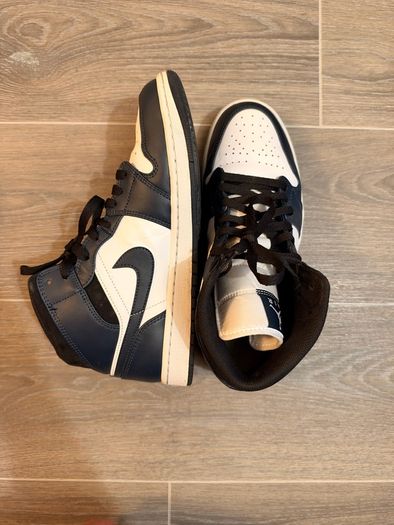 Jordan 1 mid cut dark blue