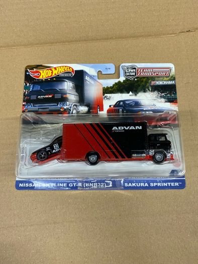 Nissan Skyline GT-R Advan Team Transporter Hot Wheels