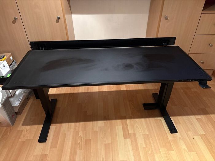 Secret Lab desk