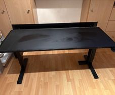 Secret Lab desk