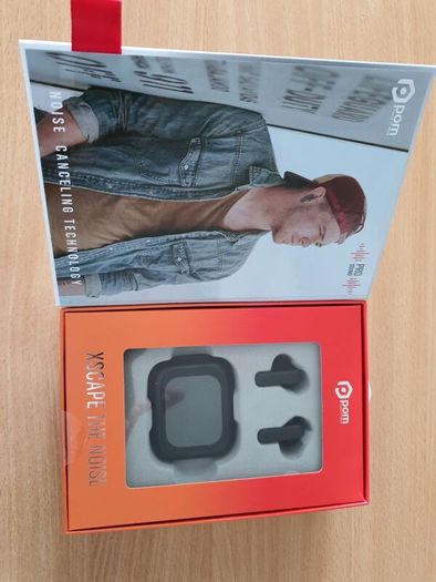 Bluetooth earphones with noise cancelling - New!!!