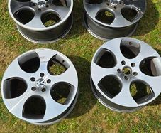 Volkswagen Golf 18 inch GTI alloy wheels for sale.