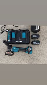 Makita 18V Bundle Grinder, Twin Charger 2 Batteries  280