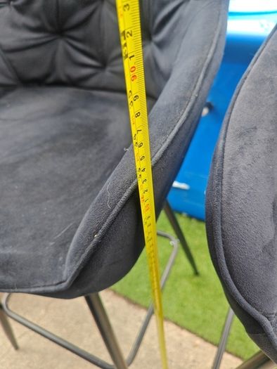 2x bar chairs