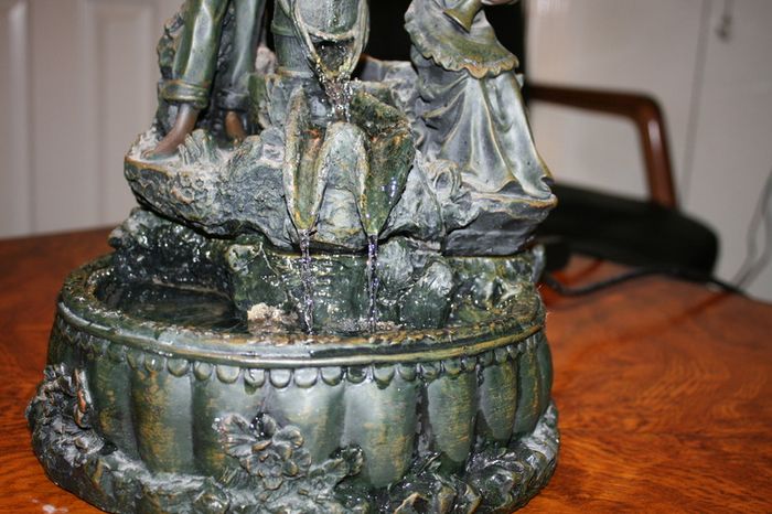 Vintage Fountain Table Lamp