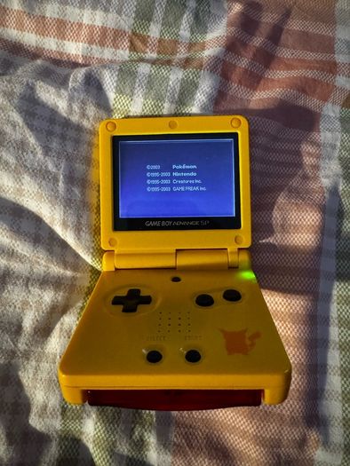 Pokemon Gameboy advance + 6 Pokemon Games