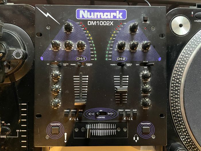 Numark DJ bundle - Decks, mixer and records.