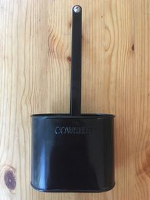 Cowshed Garden Utility Holder