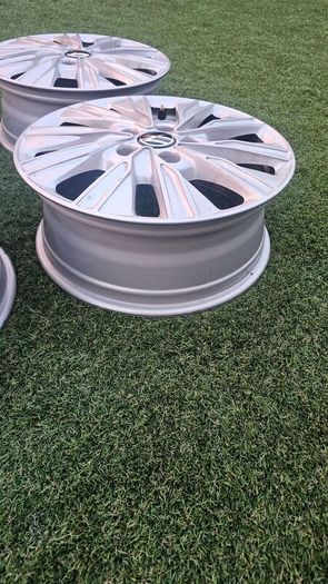 New: Genuine VW Dundrod 17-inch alloy wheel rims