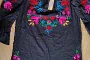 BNWT - Cost 20 euro - Size Medium - A Beautiful Ladies Swim / Beach Top.