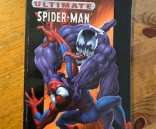 Marvel graphic novel. Ultimate spider-man: Venom