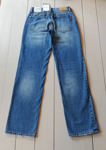 New Stradivarius ladies straight low 1410 blue jeans UK6.. EUR 34