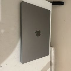MacBook Pro 14"