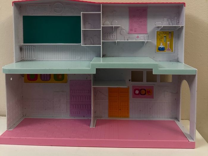 Mini high school for small dolls