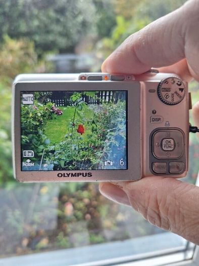 Olympus X 845 digital camera